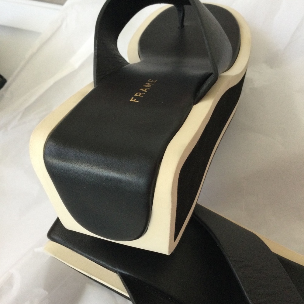 Frame Sandals - Picture 7 of 10